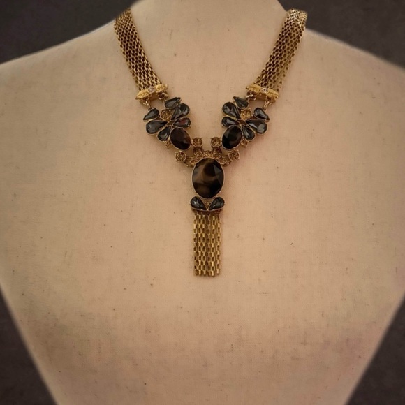 ANN TAYLOR • Tortoise Crystal Fringe Tassel Necklace - Picture 5 of 5